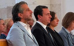 Kurti e Rama bashkë në Katedrale, në meshën kushtuar Nënë Terezës Kurti e Rama bashkë në Katedrale, në meshën kushtuar Nënë Terezës