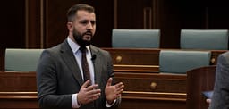 Lushtaku: Kurti s’duhet të ftohet në protestë, më me dëshirë e sheh Thaçin të dënohet Lushtaku: Kurti s’duhet të ftohet në protestë, më me dëshirë e sheh Thaçin të dënohet