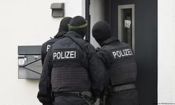 Policia e Berlinit: I dyshuari për sulmin në Tiergarten u vra pasi iu vërsul policëve me thikë Policia e Berlinit: I dyshuari për sulmin në Tiergarten u vra pasi iu vërsul policëve me thikë