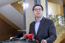 Murati: Gjykata Kushtetuese ia dha Listës Serbe nënkryetarin, jo LVV-ja – prioriteti ynë është presidenti Murati: Gjykata Kushtetuese ia dha Listës Serbe nënkryetarin, jo LVV-ja – prioriteti ynë është presidenti