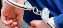 Arrestohet 55-vjeçari nga Ferizaj, sulmoi bashkëshorten, u lëndua edhe vajza Arrestohet 55-vjeçari nga Ferizaj, sulmoi bashkëshorten, u lëndua edhe vajza