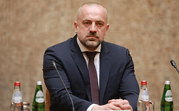 Ambasadat thirrje Serbisë: Milan Radoiçiq të përballet me drejtësinë Ambasadat thirrje Serbisë: Milan Radoiçiq të përballet me drejtësinë