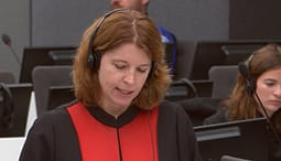 Mbrojtja kërkon lirimin e Thaçit nga akuza për pengim të drejtësisë Mbrojtja kërkon lirimin e Thaçit nga akuza për pengim të drejtësisë