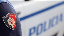 Gjendet një kufomë e dekompozuar në grykëderdhjen e Semanit, policia nis hetimet për identifikimin Gjendet një kufomë e dekompozuar në grykëderdhjen e Semanit, policia nis hetimet për identifikimin