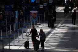 Gjykata amerikane rrëzon vendimin e Trump për bllokimin e vizave për 75 shtete, mes tyre Kosovën e Shqipërinë Gjykata amerikane rrëzon vendimin e Trump për bllokimin e vizave për 75 shtete, mes tyre Kosovën e Shqipërinë