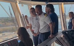 Lojërat në Taranto, Albulena Haxhiu dhe Përparim Rama bashkë në bordin e një anije, i shoqëron ekuipazhi Lojërat në Taranto, Albulena Haxhiu dhe Përparim Rama bashkë në bordin e një anije, i shoqëron ekuipazhi