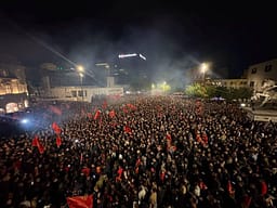 Nata e 11 e protestës, Çlirim Haziri: Populli e ka bërë pjesën e vet, radha e institucioneve – Historia do mbajë mend çfarë keni bërë Nata e 11 e protestës, Çlirim Haziri: Populli e ka bërë pjesën e vet, radha e institucioneve – Historia do mbajë mend çfarë keni bërë
