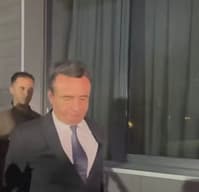 6 vota në LDK kundër ujdisë së tij me Abdixhikun, Kurti: Flas pas mbledhjes së Grupit Parlamentar 6 vota në LDK kundër ujdisë së tij me Abdixhikun, Kurti: Flas pas mbledhjes së Grupit Parlamentar