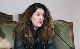 Masa e sigurisë ndaj shefes së SHISH-it, SPAK me njoftim zyrtar – pezullohet nga detyra Vlora Hyseni Masa e sigurisë ndaj shefes së SHISH-it, SPAK me njoftim zyrtar – pezullohet nga detyra Vlora Hyseni