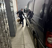 Tentuan që përmes furgonit të kuzhinës të fusin narkotikë në burg, SHKK jep detaje nga rasti në Dubravë Tentuan që përmes furgonit të kuzhinës të fusin narkotikë në burg, SHKK jep detaje nga rasti në Dubravë