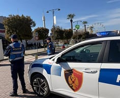 Mashtronin shqiptarët dhe u merrnin paratë, arrestohet një francez, një gjerman në kërkim Mashtronin shqiptarët dhe u merrnin paratë, arrestohet një francez, një gjerman në kërkim