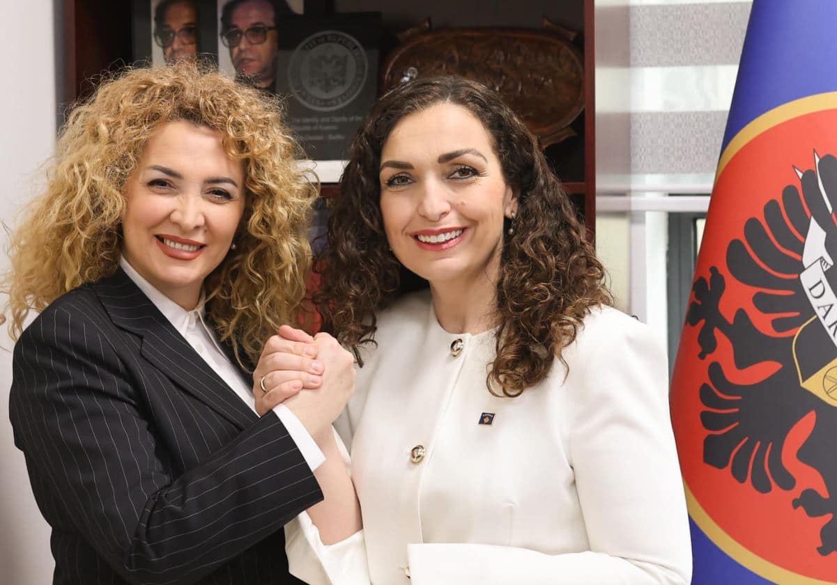 Reshitaj tregon pse u rreshtua afër Osmanit: Ishte vazhdimësi e bindjeve të mia politike Reshitaj tregon pse u rreshtua afër Osmanit: Ishte vazhdimësi e bindjeve të mia politike