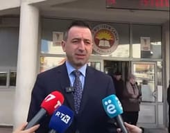 Basha i reagon Ramës: Më mirë falënderim sesa propagandë e dezinformim për rrugët në Prishtinë Basha i reagon Ramës: Më mirë falënderim sesa propagandë e dezinformim për rrugët në Prishtinë