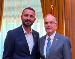 Delegacioni i ‘Albanians for America’ u takua me presidentin Begaj, flasin për diasporën dhe çështjet me interes për kombin shqiptar Delegacioni i ‘Albanians for America’ u takua me presidentin Begaj, flasin për diasporën dhe çështjet me interes për kombin shqiptar