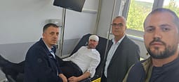 Dugolli, Zyba e Azemi shkojnë në spital te Mehani: PDK ta dënojë qartë dhe pa hezitim këtë sulm të papranueshëm Dugolli, Zyba e Azemi shkojnë në spital te Mehani: PDK ta dënojë qartë dhe pa hezitim këtë sulm të papranueshëm