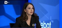 Kica-Xhelili: Me ligjin e ri për shtetësinë, Kurti njëjtë ia jep 100 euro një veterani dhe njëjtë një fëmije të një ish-paramilitari serb Kica-Xhelili: Me ligjin e ri për shtetësinë, Kurti njëjtë ia jep 100 euro një veterani dhe njëjtë një fëmije të një ish-paramilitari serb