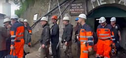 Minatorët ngujohen për 13 orë në minierën e Trepçës, digjet trafo-stacioni i rrymës Minatorët ngujohen për 13 orë në minierën e Trepçës, digjet trafo-stacioni i rrymës