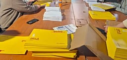 Votimi me postë – këto janë adresat e kutive postare në 23 shtete për votuesit e regjistruar jashtë Kosovës Votimi me postë – këto janë adresat e kutive postare në 23 shtete për votuesit e regjistruar jashtë Kosovës