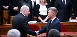 Kriza e parë politike në Hungari pas zgjedhjeve, presidenti Sulyok refuzon të japë dorëheqjen- Magyar: Kukull e Orbanit Kriza e parë politike në Hungari pas zgjedhjeve, presidenti Sulyok refuzon të japë dorëheqjen- Magyar: Kukull e Orbanit