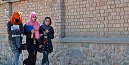 Pesë vjet pas marrjes së pushtetit nga talibanët, të rinjtë afganë mësohen të jetojnë nën sundimin shtypës Pesë vjet pas marrjes së pushtetit nga talibanët, të rinjtë afganë mësohen të jetojnë nën sundimin shtypës