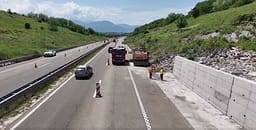Basha thotë se nga dje ka nisur pastrimi i dheut në Autostradë: Vonesat u shkaktuan pa fajin tonë Basha thotë se nga dje ka nisur pastrimi i dheut në Autostradë: Vonesat u shkaktuan pa fajin tonë