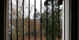 Uri, abuzime: Detaje të reja për tmerret në jetimoret e Rumanisë në epokën komuniste Uri, abuzime: Detaje të reja për tmerret në jetimoret e Rumanisë në epokën komuniste