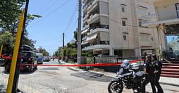Tragjedia në Greqi, humb jetën edhe 17-vjeçarja e dytë që u hodh nga tarraca e pallatit me shoqen e saj! Çfarë lanë shënim dy adoleshentet Tragjedia në Greqi, humb jetën edhe 17-vjeçarja e dytë që u hodh nga tarraca e pallatit me shoqen e saj! Çfarë lanë shënim dy adoleshentet