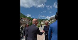 Kryetarja e Preshevës ndan pamje nga pritja e dy kongresistëve amerikanë: Zëri i Luginës sot u dëgjua te ata që marrin vendime të mëdha Kryetarja e Preshevës ndan pamje nga pritja e dy kongresistëve amerikanë: Zëri i Luginës sot u dëgjua te ata që marrin vendime të mëdha