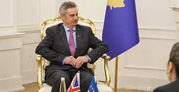Hargreaves: Politikanët duhet gjetur një mënyrë ku fitojnë të gjitha palët Hargreaves: Politikanët duhet gjetur një mënyrë ku fitojnë të gjitha palët