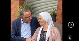 Hamza takon 75 vjeçaren: Më 7 qershor, bashkë do t’i themi “stop” krizës dhe do ta ndryshojmë Kosovën (Video) Hamza takon 75 vjeçaren: Më 7 qershor, bashkë do t’i themi “stop” krizës dhe do ta ndryshojmë Kosovën (Video)