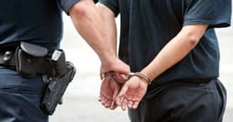 Material me përmbajtje të shfrytëzimit dhe keqpërdorimit seksual të fëmijëve, ndalohet një burrë në Pejë Material me përmbajtje të shfrytëzimit dhe keqpërdorimit seksual të fëmijëve, ndalohet një burrë në Pejë