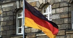 Gjermania përpiqet të ndalë mbylljen e fabrikave të Volkswagen, në rrezik deri në 100 mijë vende pune Gjermania përpiqet të ndalë mbylljen e fabrikave të Volkswagen, në rrezik deri në 100 mijë vende pune