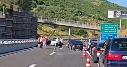 Nga aksidenti i rëndë para pikës kufitare në Vërmicë, lëndohen tetë persona – policia jep detajet Nga aksidenti i rëndë para pikës kufitare në Vërmicë, lëndohen tetë persona – policia jep detajet