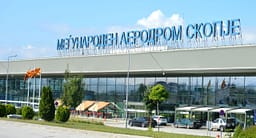 Në katër muajt e fundit kanë kaluar mbi 1.2 milion pasagjerë në aeroportet e Shkupit dhe Ohrit Në katër muajt e fundit kanë kaluar mbi 1.2 milion pasagjerë në aeroportet e Shkupit dhe Ohrit
