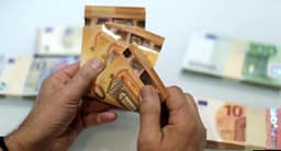 Frikë për shpenzim, apo kursime: Qytetarët e Kosovës me mbi 6.7 miliardë euro në banka Frikë për shpenzim, apo kursime: Qytetarët e Kosovës me mbi 6.7 miliardë euro në banka