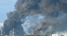 Dronët ukrainas godasin rafinerinë ruse gjatë një tjetër sulmi thellë brenda Rusisë Dronët ukrainas godasin rafinerinë ruse gjatë një tjetër sulmi thellë brenda Rusisë