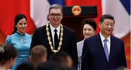 Presidenti kinez dekoron Vuçiqin për mbështetjen ndaj interesave thelbësore të Pekinit Presidenti kinez dekoron Vuçiqin për mbështetjen ndaj interesave thelbësore të Pekinit