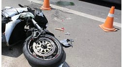 Aksident mes veturës dhe një motorri, vdes një person në Malishevë Aksident mes veturës dhe një motorri, vdes një person në Malishevë