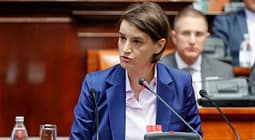 Vizita në Serbi, s’dihen arsyet pse u anulua takimi mes kongresmenëve dhe Bërnabiq Vizita në Serbi, s’dihen arsyet pse u anulua takimi mes kongresmenëve dhe Bërnabiq