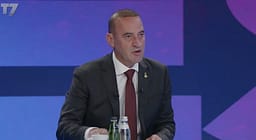 Haradinaj paralajmëron ata që e fyejnë e shajnë: Kanë me u përgjigj në çfarëdo forme Haradinaj paralajmëron ata që e fyejnë e shajnë: Kanë me u përgjigj në çfarëdo forme