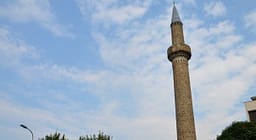 Vodhën arkën me para në një xhami në fshatin Keqekollë të Prishtinës, rasti po hetohet Vodhën arkën me para në një xhami në fshatin Keqekollë të Prishtinës, rasti po hetohet