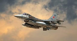 Tensione mbi Egje, 4 avionë luftarakë turq shkelin hapësirën dhe përplasen me ata grekë! Tensione mbi Egje, 4 avionë luftarakë turq shkelin hapësirën dhe përplasen me ata grekë!