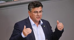 Deputeti gjerman në Bundestag kërkon kapjen e Radojiçiqit: Ende i lirë në Serbi Deputeti gjerman në Bundestag kërkon kapjen e Radojiçiqit: Ende i lirë në Serbi