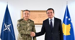 Kurti pret komandantin e KFOR-it, diskutuan sigurinë në Kosovë dhe bashkëpunimin me NATO-n Kurti pret komandantin e KFOR-it, diskutuan sigurinë në Kosovë dhe bashkëpunimin me NATO-n