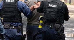 I dehuri sulmon zyrtarin policor në Prishtinë, arrestohet pas incidentit I dehuri sulmon zyrtarin policor në Prishtinë, arrestohet pas incidentit