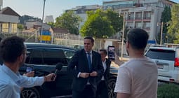 Kurti e Abdixhiku mbërrijnë në Kuvend për takimin e dytë Kurti e Abdixhiku mbërrijnë në Kuvend për takimin e dytë