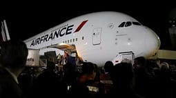 Alarm në fluturimin e “Air France”, avioni devijohet në Kanada pas dyshimeve për një person të ekspozuar ndaj virusit Ebola Alarm në fluturimin e “Air France”, avioni devijohet në Kanada pas dyshimeve për një person të ekspozuar ndaj virusit Ebola