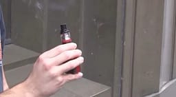 Nisma për ndalim të shitjes së cigareve elektronike afër shkollave s’merr përkrahjen e shtetit Nisma për ndalim të shitjes së cigareve elektronike afër shkollave s’merr përkrahjen e shtetit