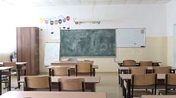 Plakja e popullsisë dhe emigracioni i të rinjve shqetësuese: 10 mijë nxënës më pak në arsimin parauniversitar në 2024-2025 Plakja e popullsisë dhe emigracioni i të rinjve shqetësuese: 10 mijë nxënës më pak në arsimin parauniversitar në 2024-2025