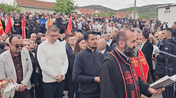 Mickoski vizitë në Pustec: Brezat e rinj nuk duhet të paguajnë çmimin e ndasive politike Mickoski vizitë në Pustec: Brezat e rinj nuk duhet të paguajnë çmimin e ndasive politike
